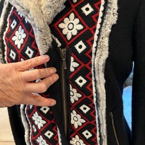 Like New ISLANDIC DESIGN beautiful coat/jacket sz M $350